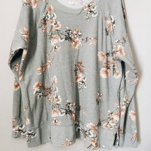 Women’s Maurice’s casual sweater. Scoop neck. Floral. Size Large.